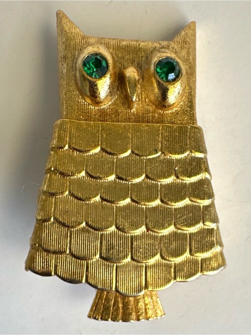 Vintage Avon Gold Tone Owl Perfume Compact Brooch Green Rhinestone Eyes
